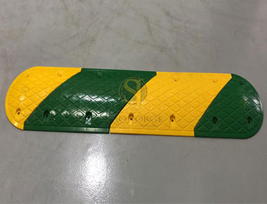 Lombadas em Polietileno Virgem de Alta Densidade